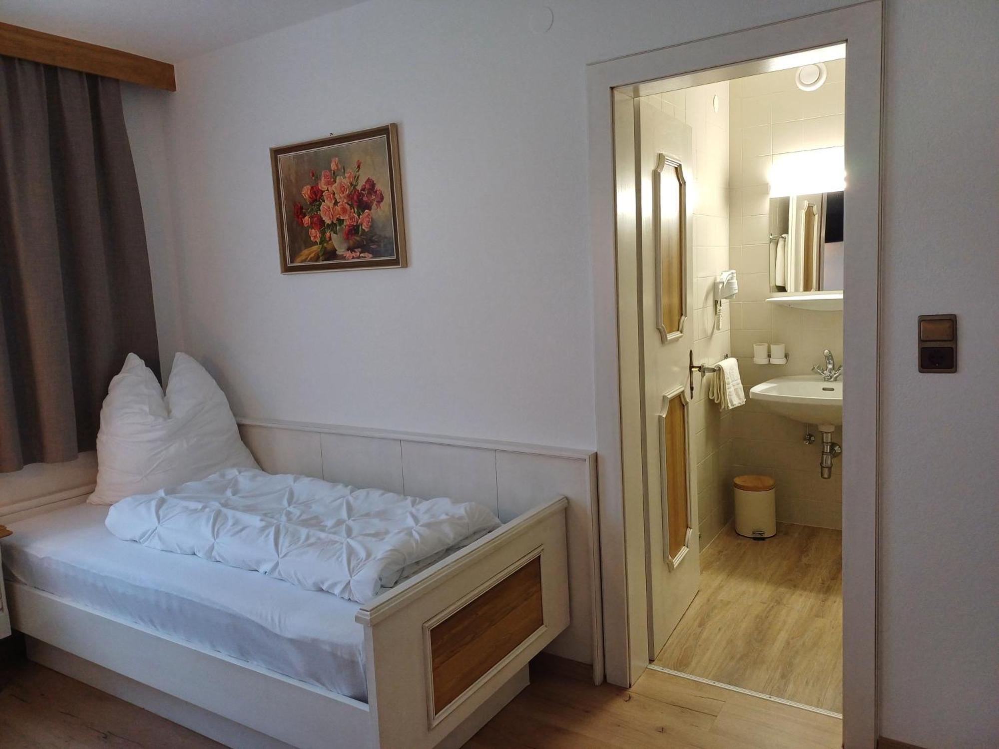 Gaestehaus Berta Zell am Ziller Room photo